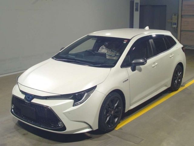 12677 Toyota Corolla touring ZWE211W 2019 г. (TAA Yokohama)